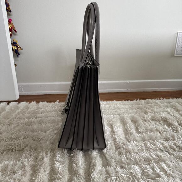 Micheal kors bag leather - Picture 6 of 8